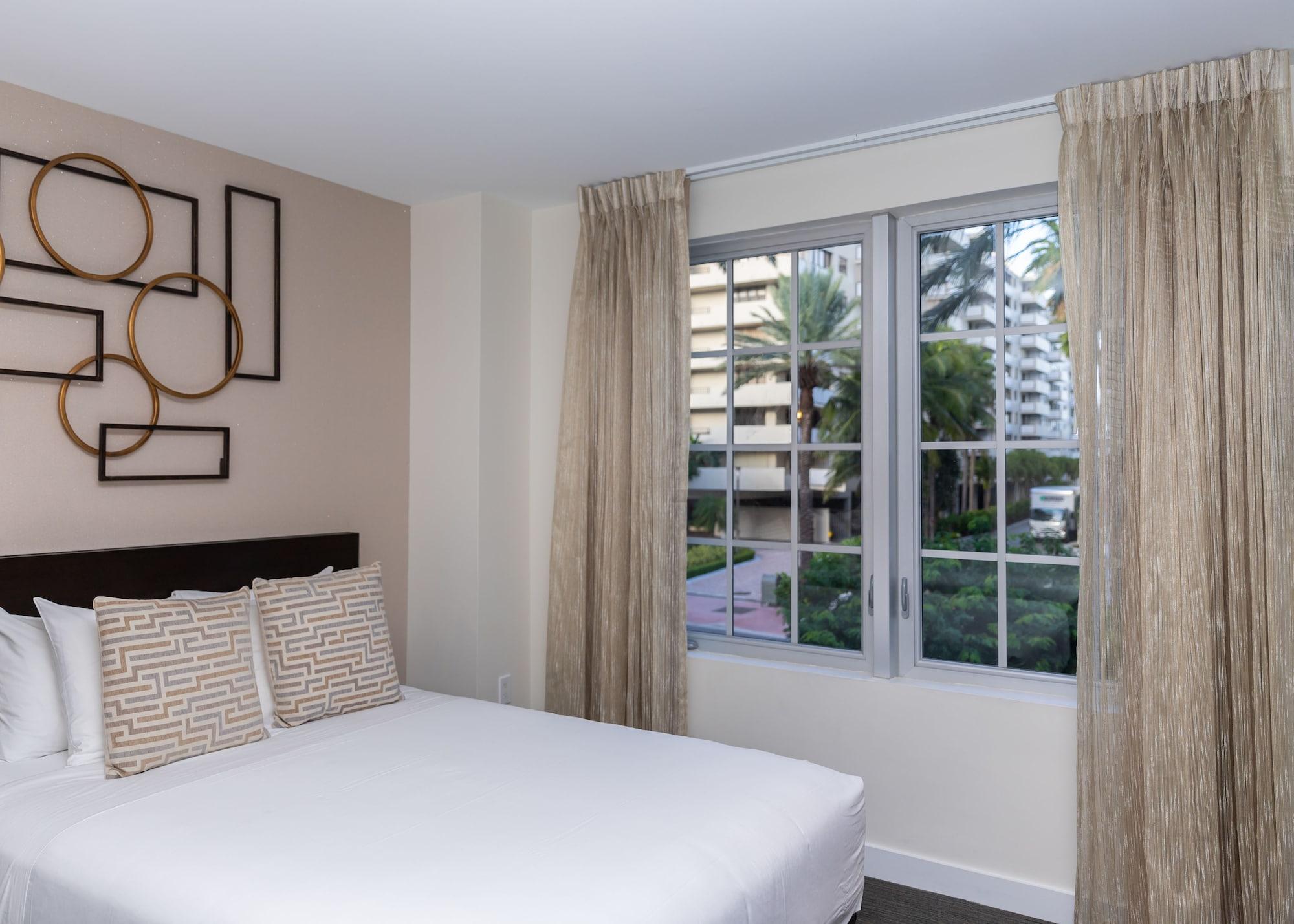 Iberostar Waves Berkeley Shore Miami Beach Exterior photo