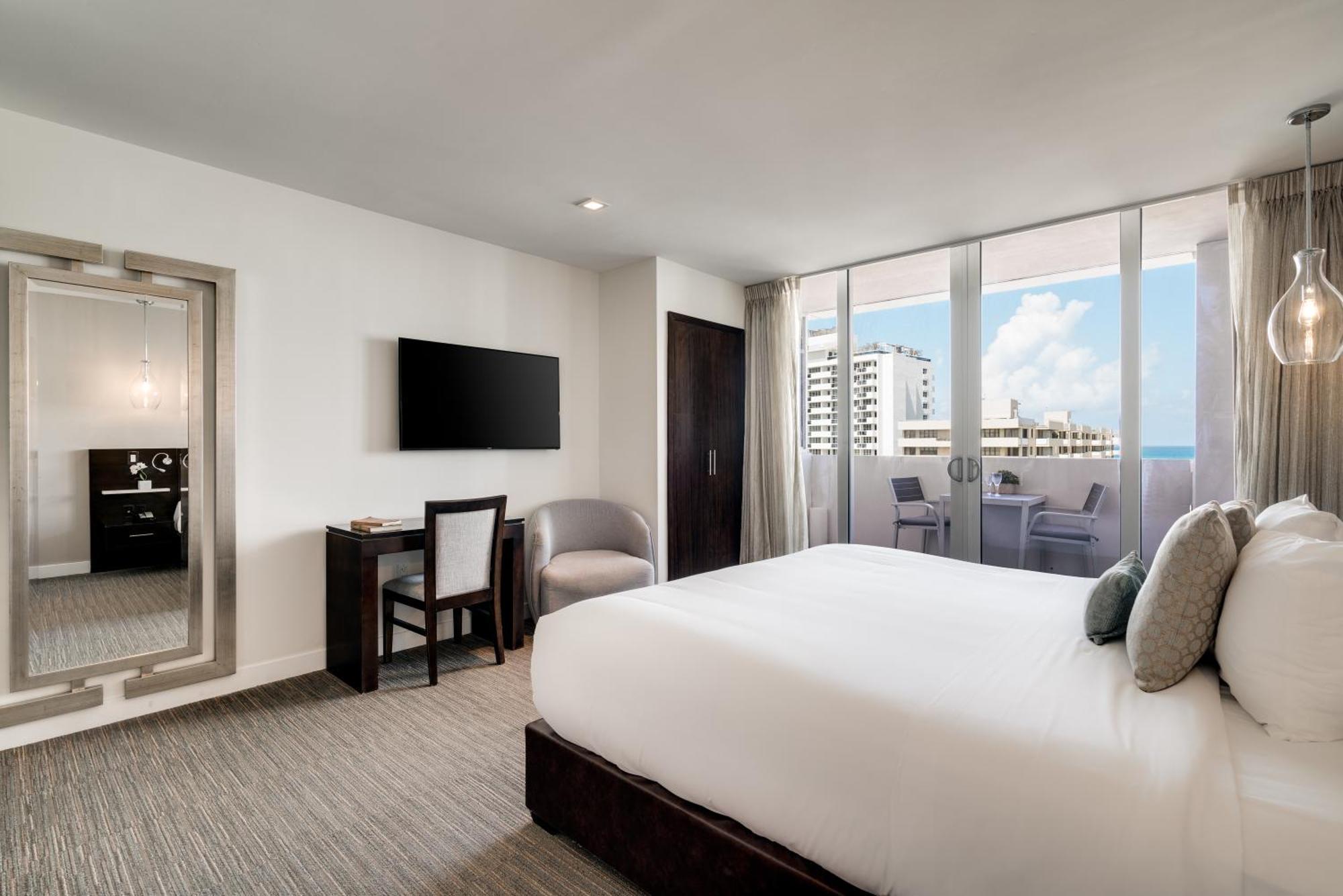 Iberostar Waves Berkeley Shore Miami Beach Room photo