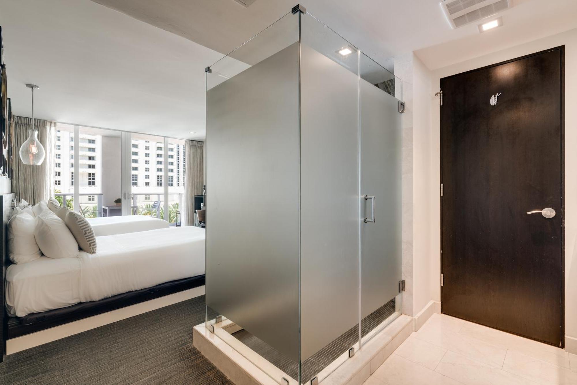 Iberostar Waves Berkeley Shore Miami Beach Room photo