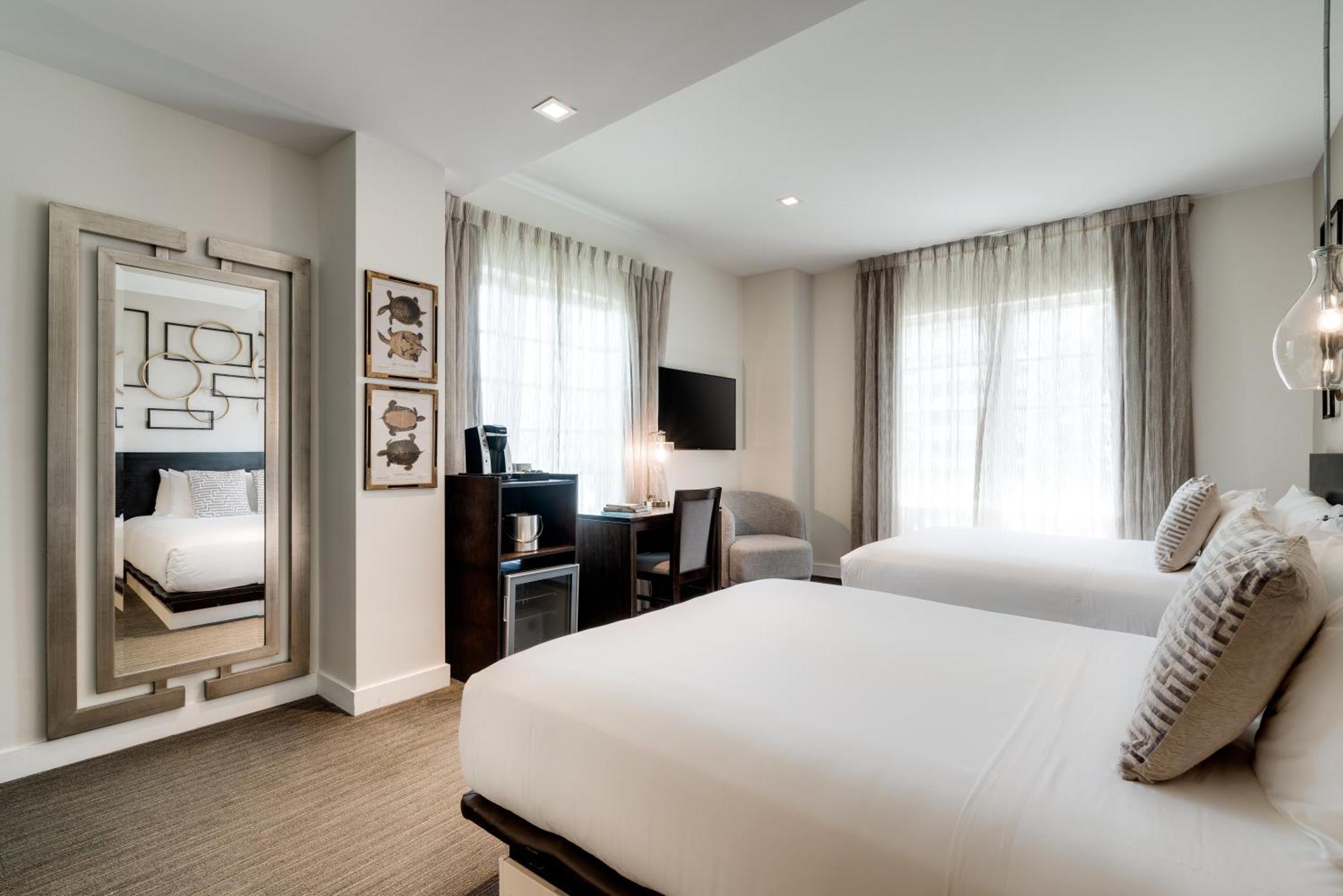 Iberostar Waves Berkeley Shore Miami Beach Room photo