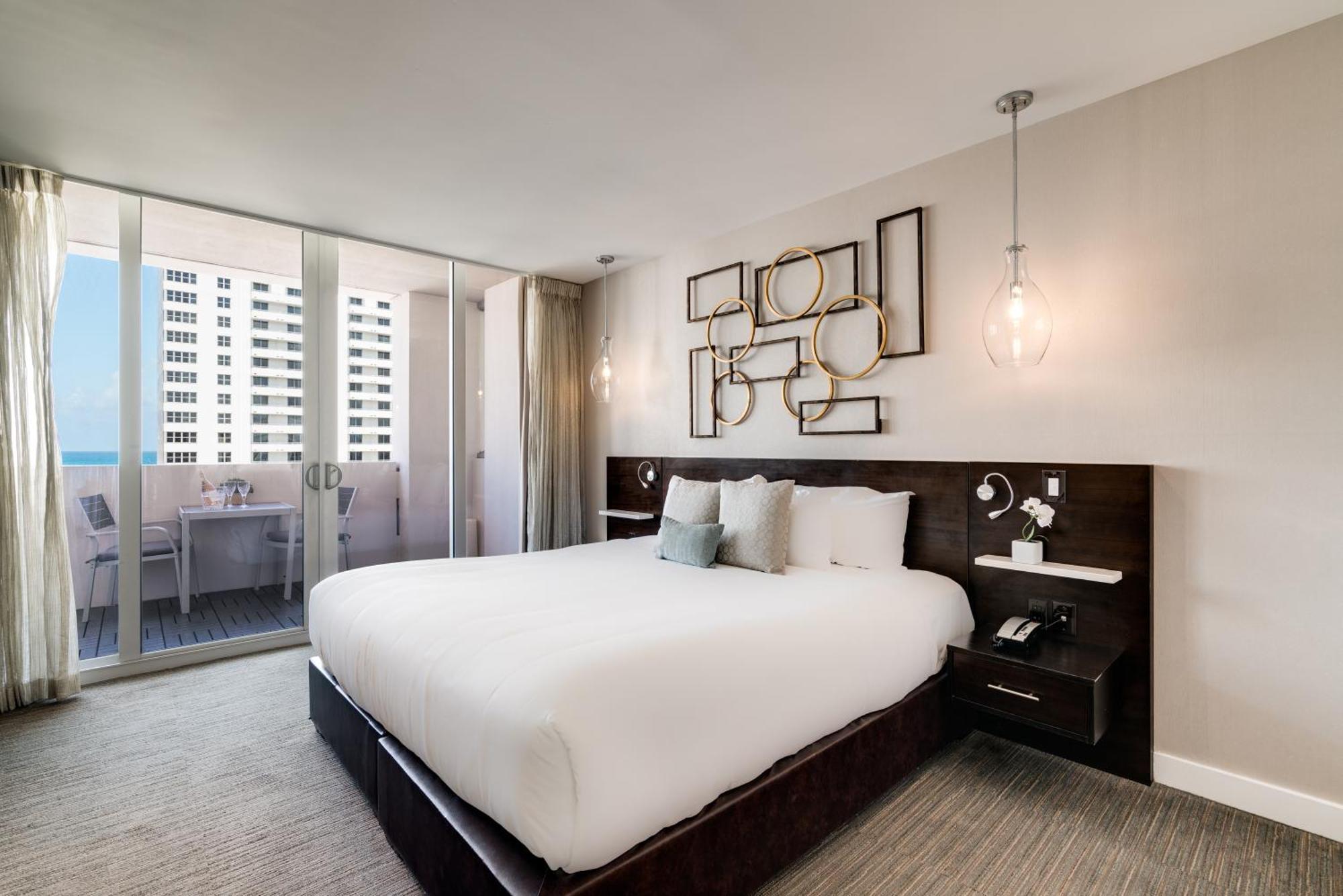 Iberostar Waves Berkeley Shore Miami Beach Room photo