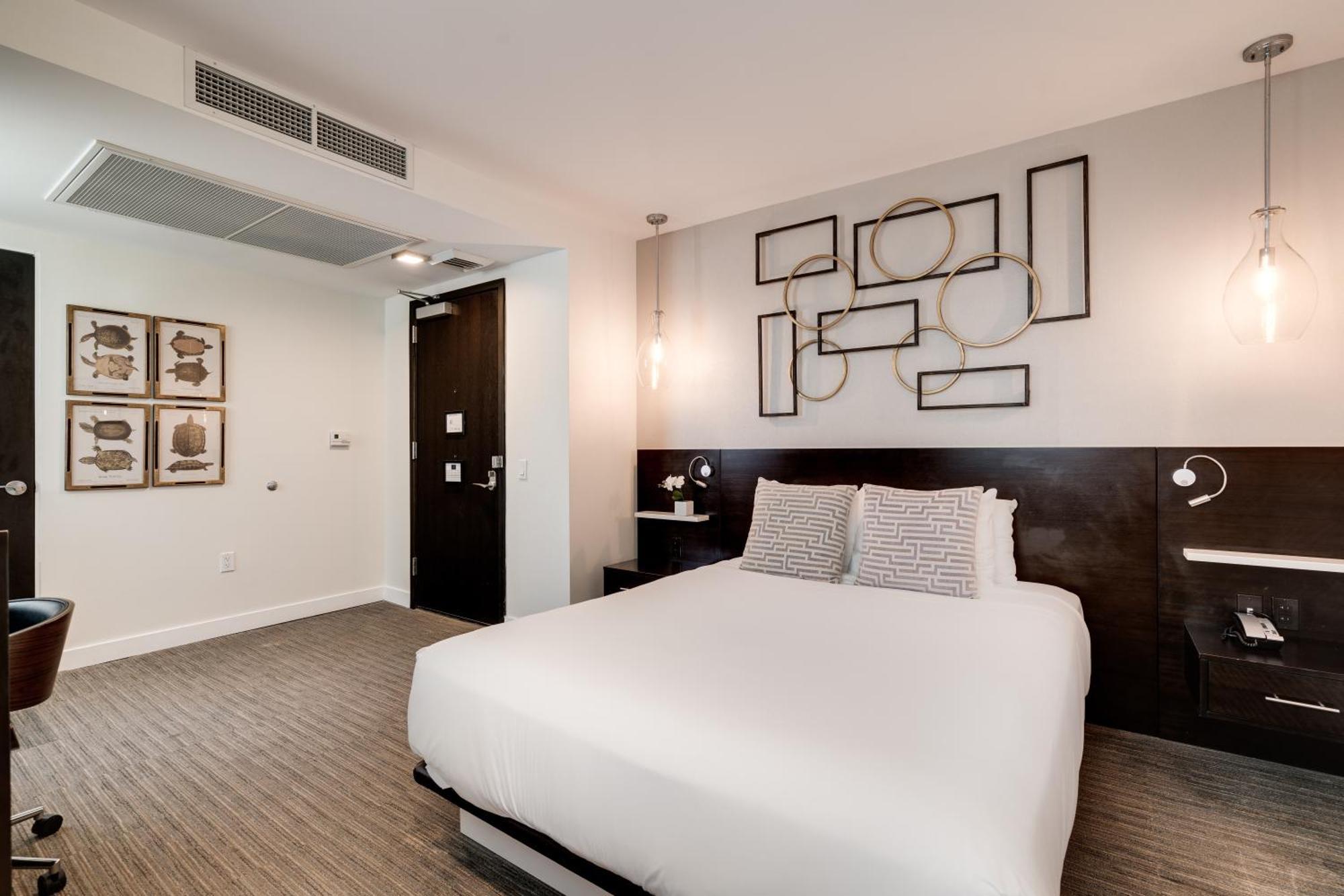 Iberostar Waves Berkeley Shore Miami Beach Room photo