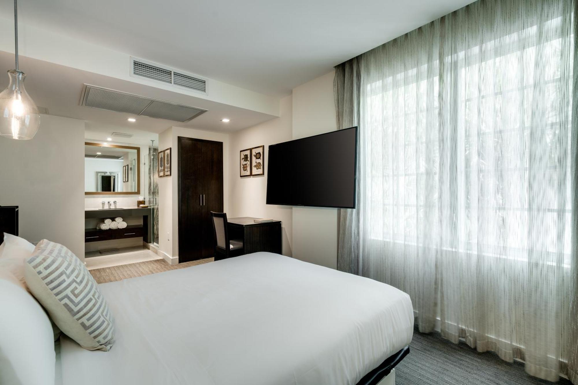 Iberostar Waves Berkeley Shore Miami Beach Room photo